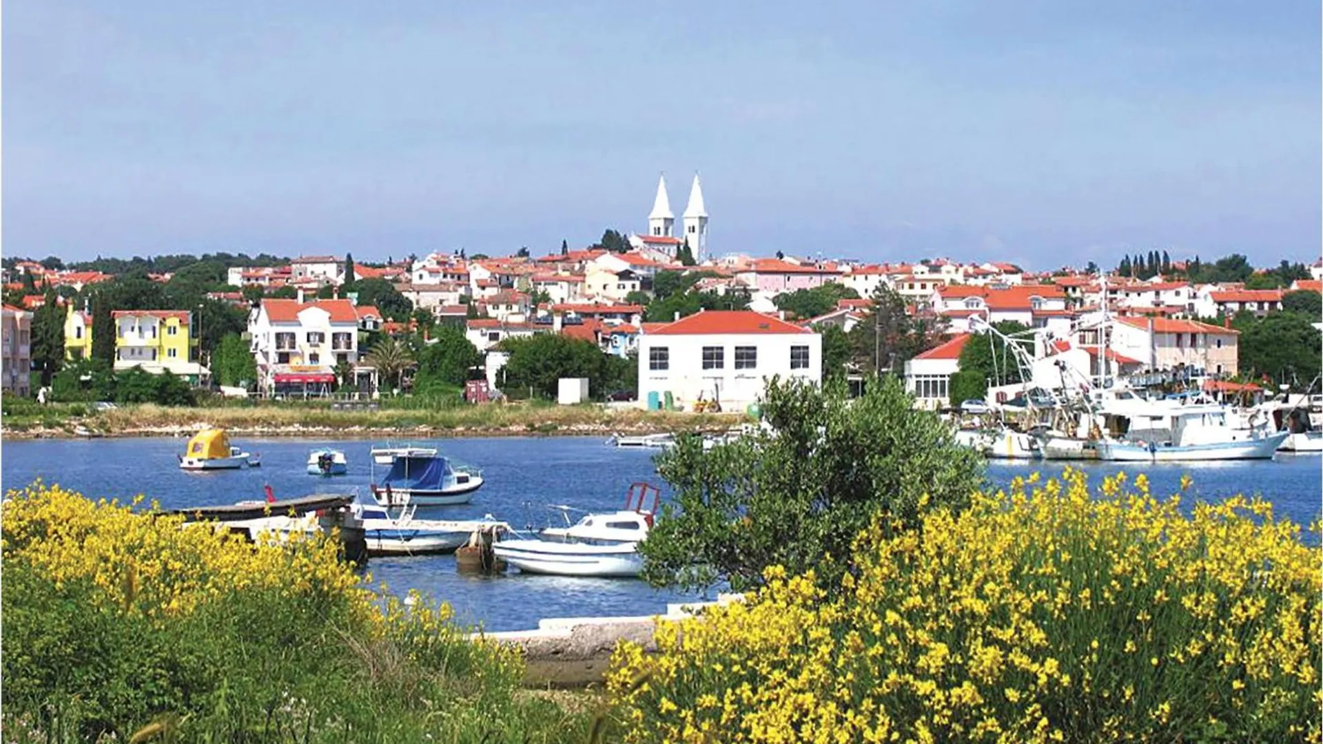 Gorgeous Apartment In Medulin With House Sea View