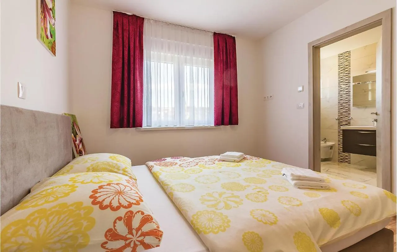 Gorgeous Apartment In Medulin With House Sea View