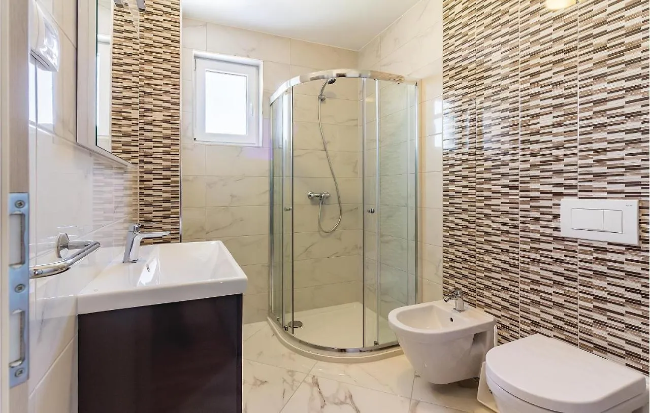 Gorgeous Apartment In Medulin With House Sea View